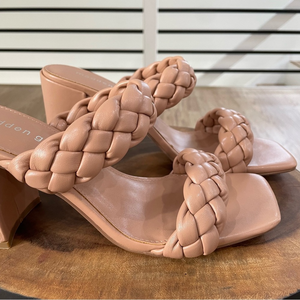 6.5 8 8.5 10 NWT blush tan cream, chunk heal, open toe, faux leather sandals - Picture 6 of 13